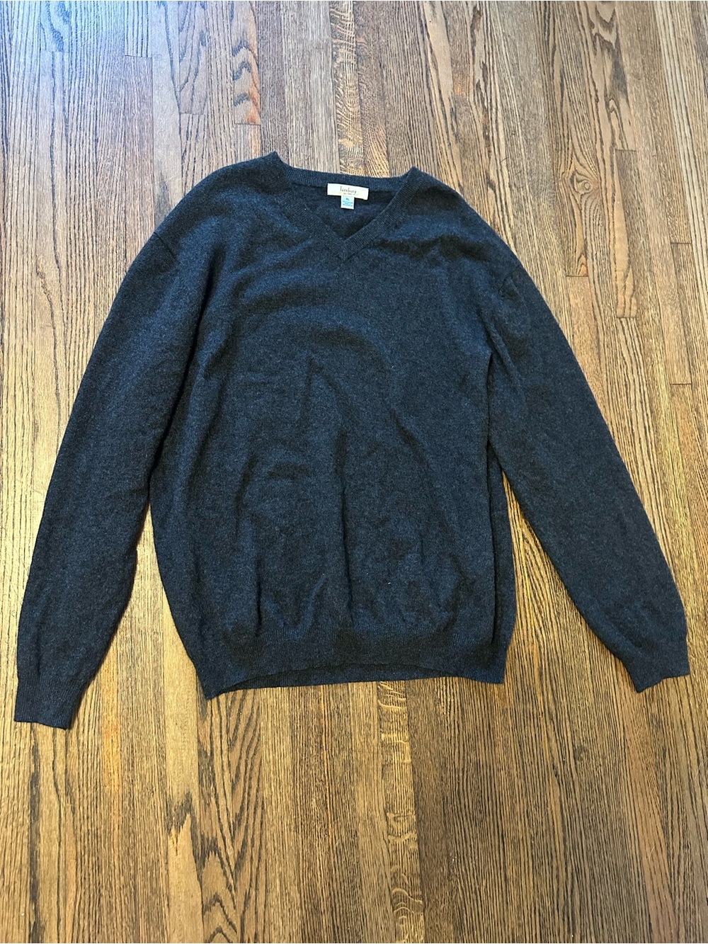 Turnbury 100% Cashmere Charcoal V-Neck Sweater